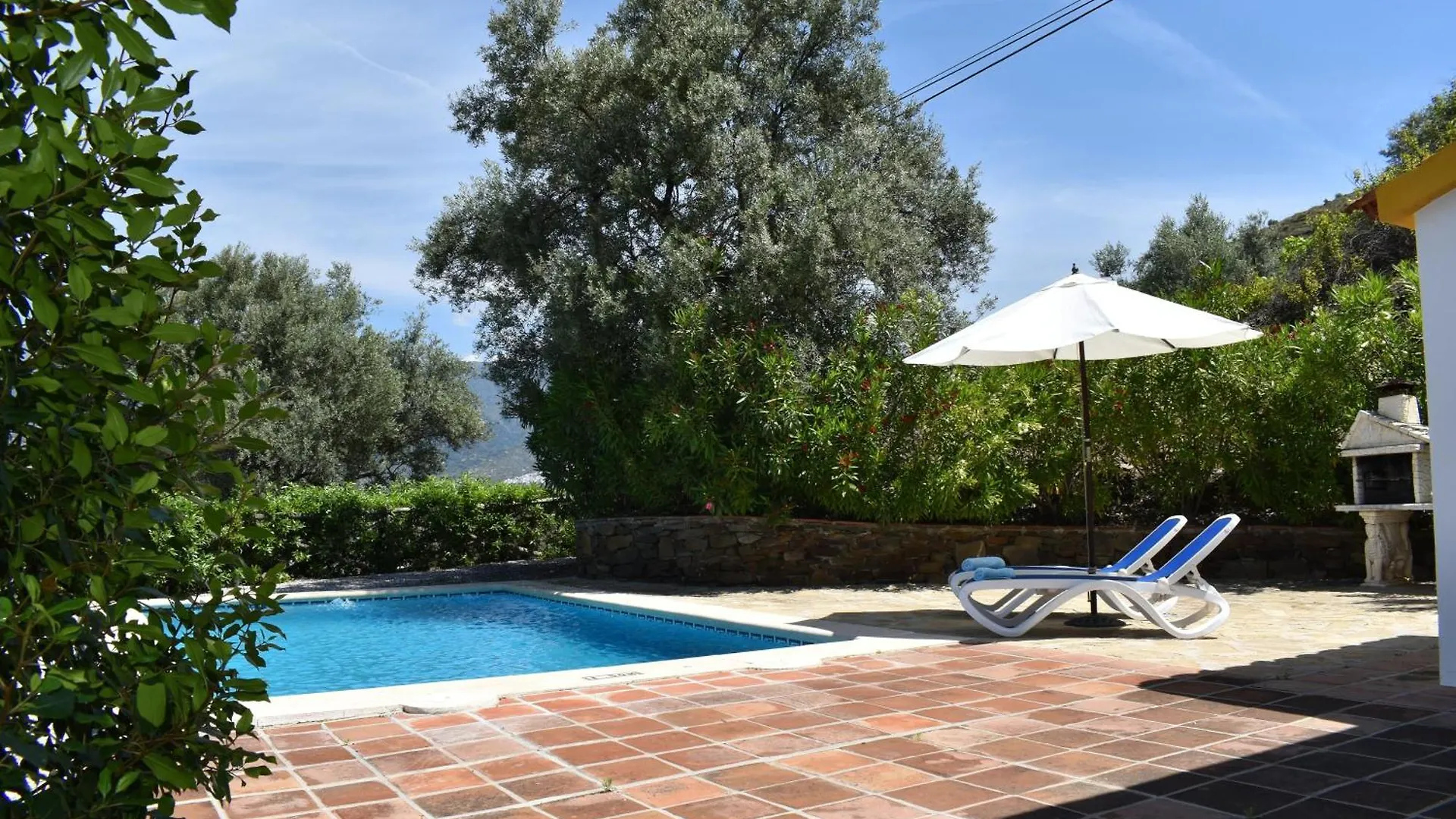 Villa Mit Privatem Pool Sayalonga Holiday home